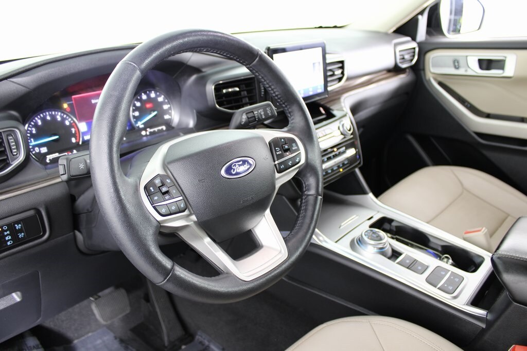 2023 Ford Explorer Limited photo 3