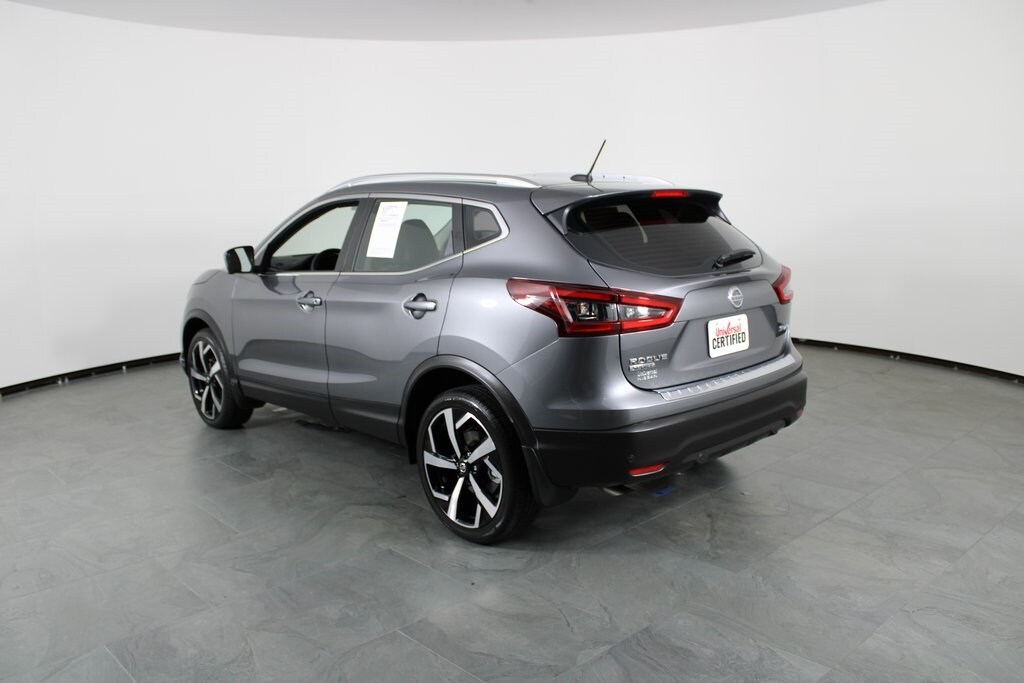 2022 Nissan Rogue Sport SL photo 2