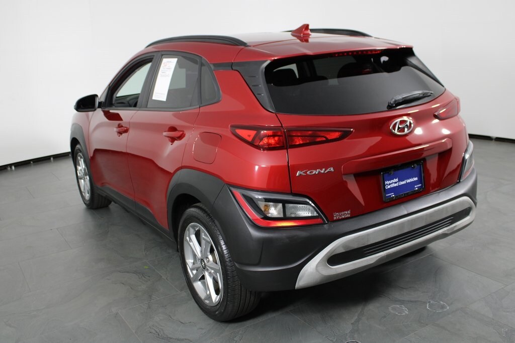 2022 Hyundai Kona SEL photo 2