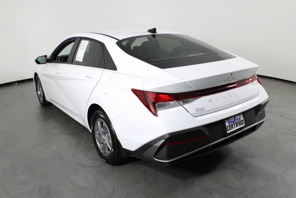 Certified 2025 Hyundai Elantra SE Sedan