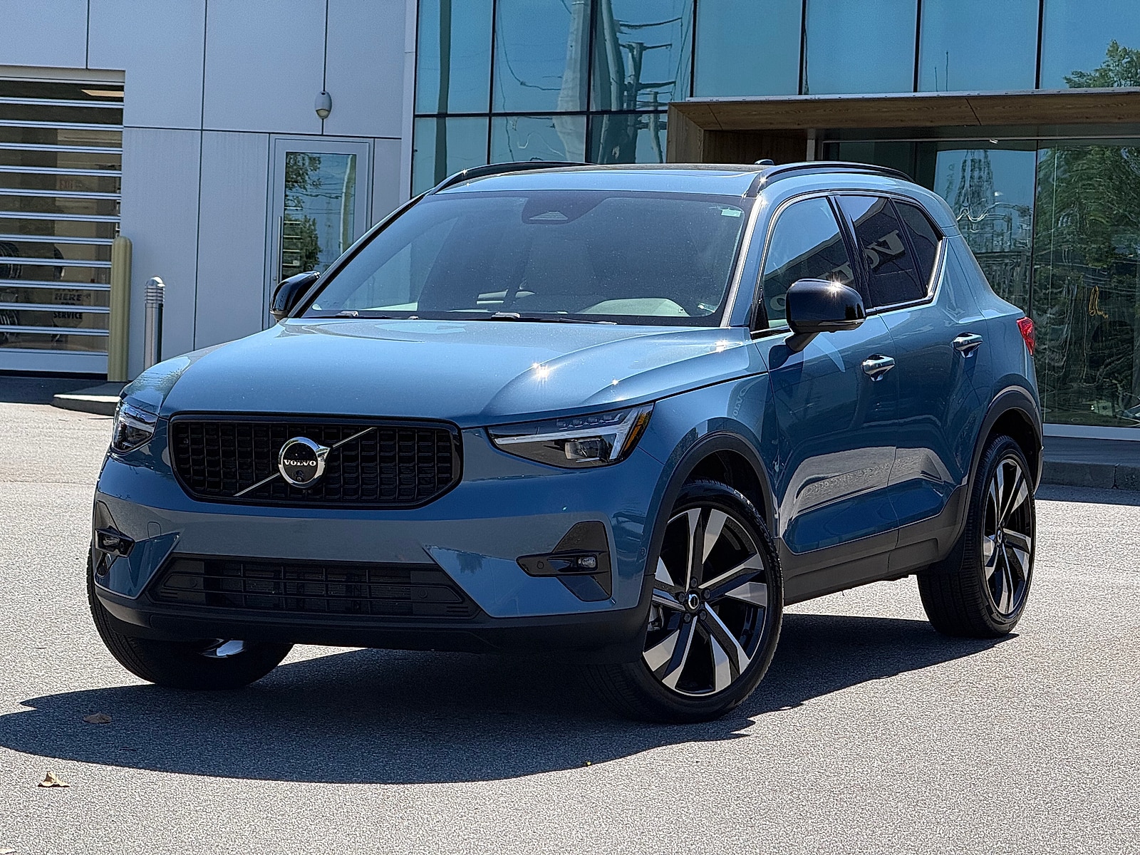 2024 Volvo XC40