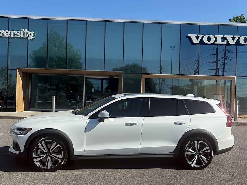 Certified 2025 Volvo V60 Cross Country B5 Plus Wagon