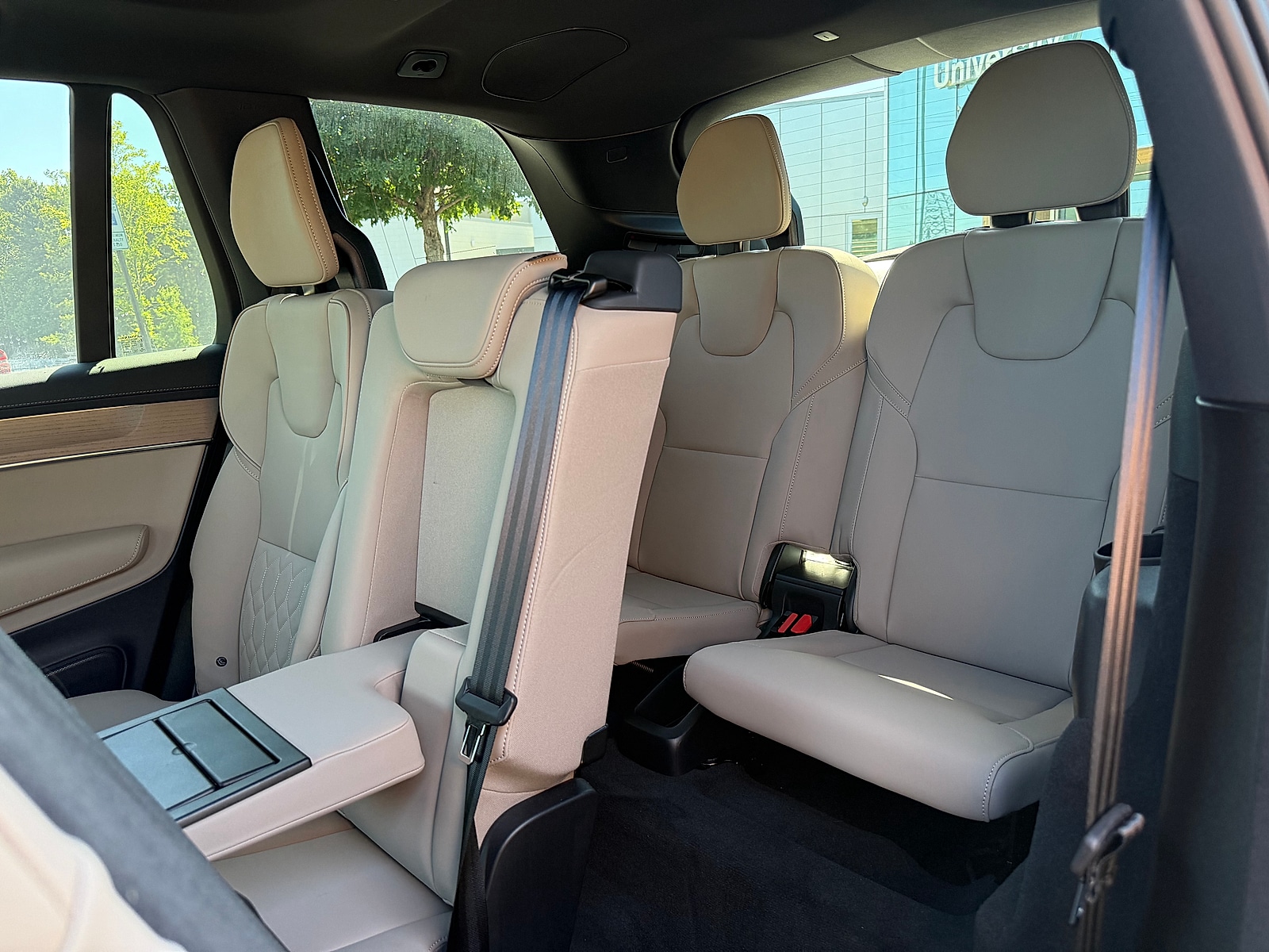2026 Volvo XC90 Plus - Photo 23