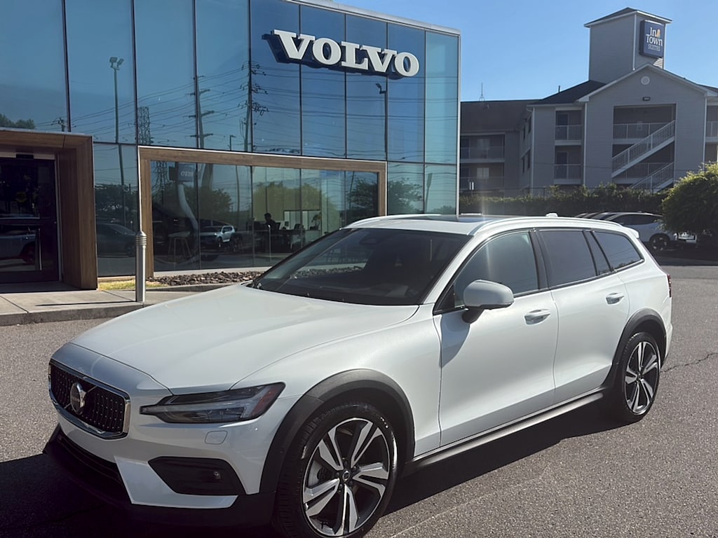 Certified 2025 Volvo V60 Cross Country B5 Plus Wagon