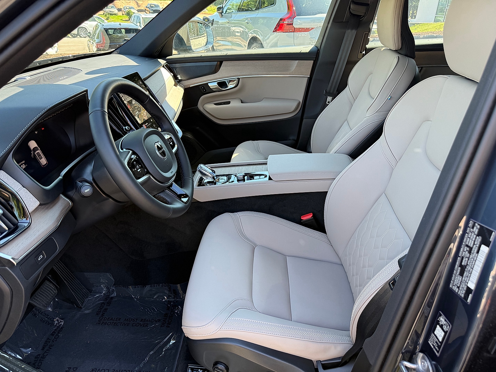 2026 Volvo XC90 Plus - Photo 10