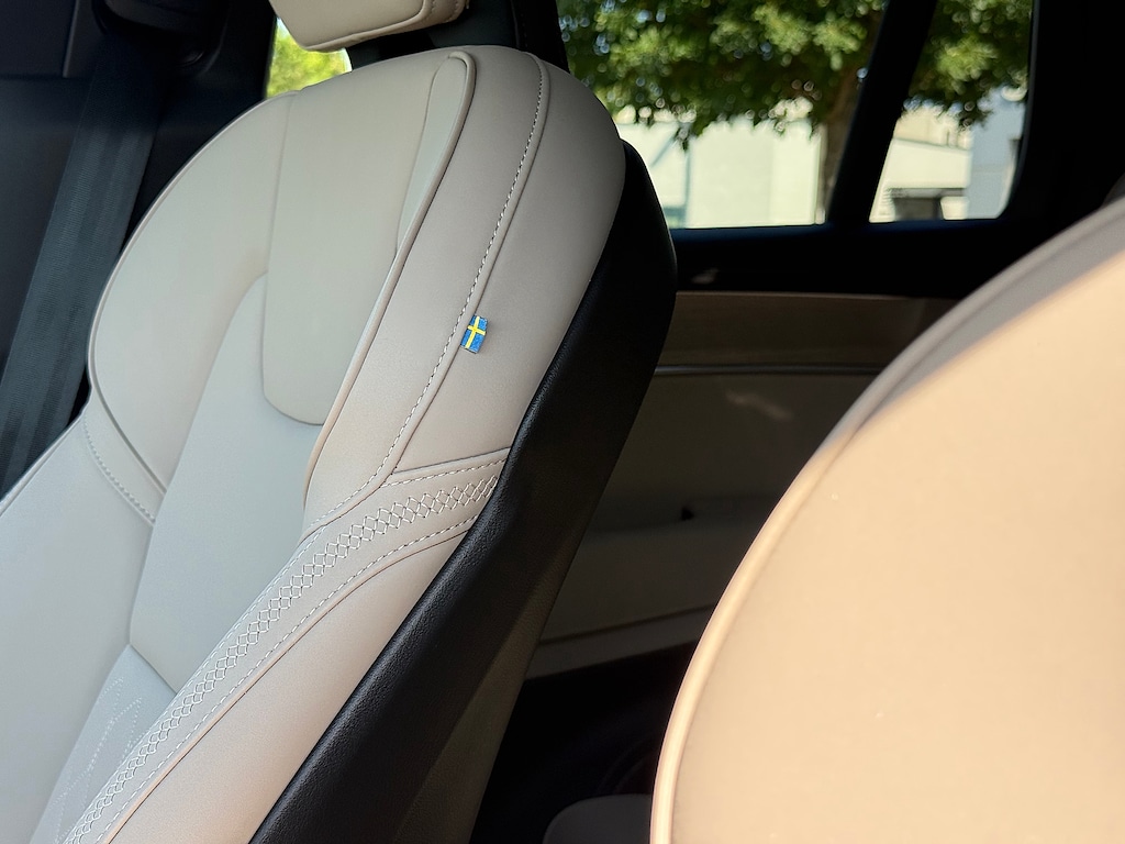 Certified 2025 Volvo XC90 B5 (2025.5) Core SUV