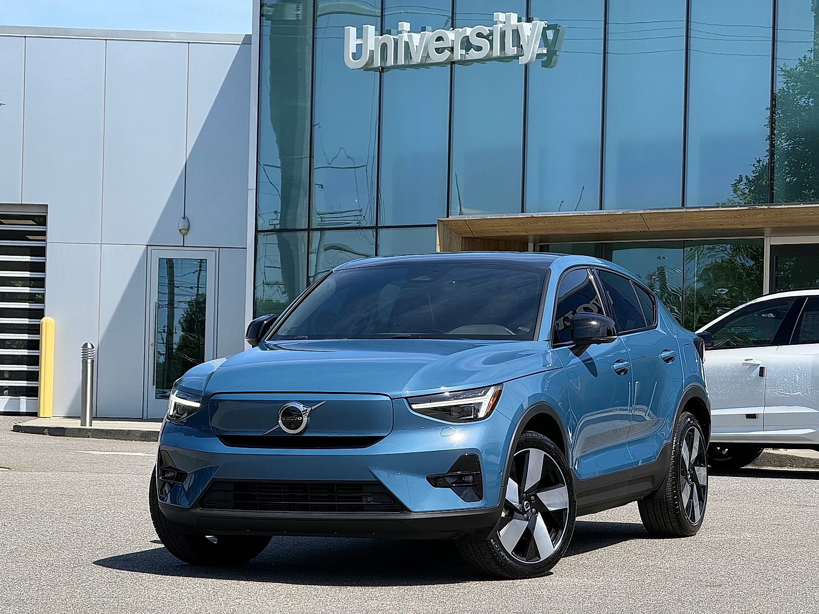 2023 Volvo C40 P8 Recharge Ultimate AWD's photo