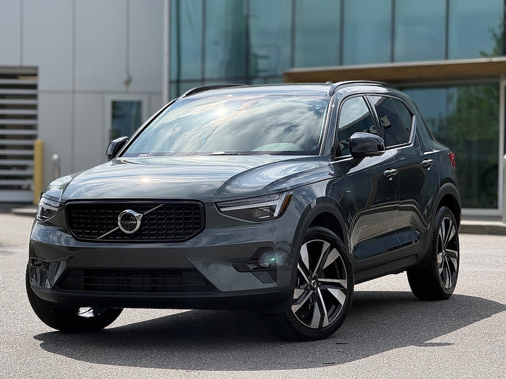 Certified 2026 Volvo XC40 B4 Plus SUV