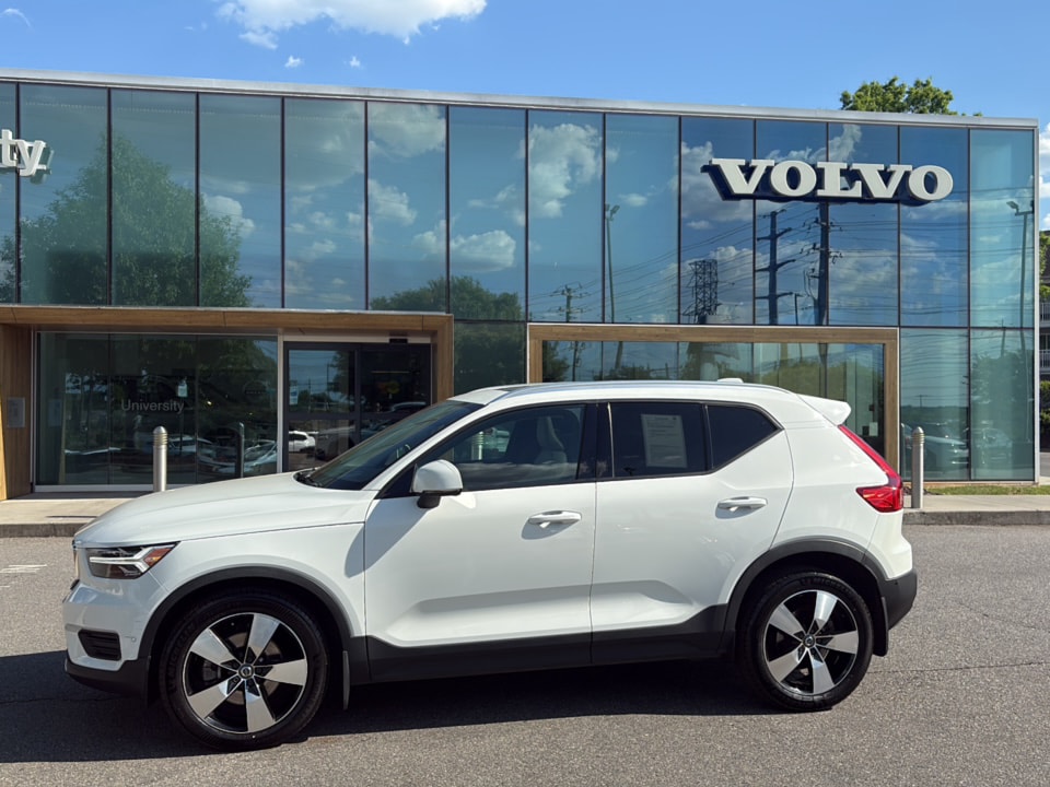 2019 Volvo XC40 Momentum