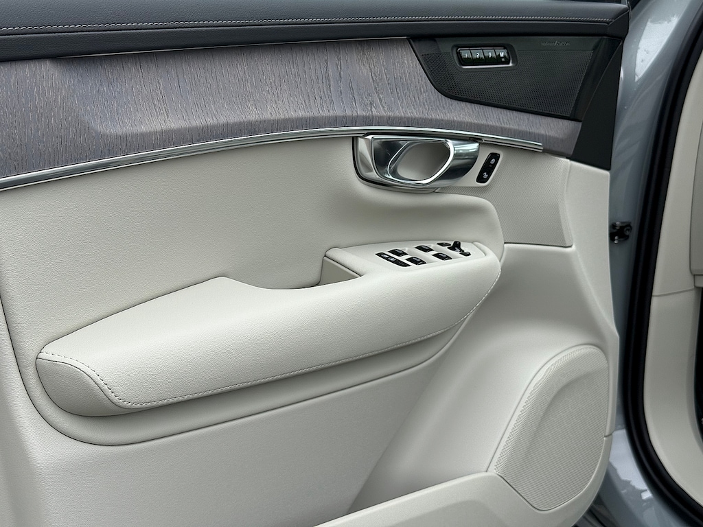 New 2026 Volvo XC90 B6 Ultra 7-Seater SUV