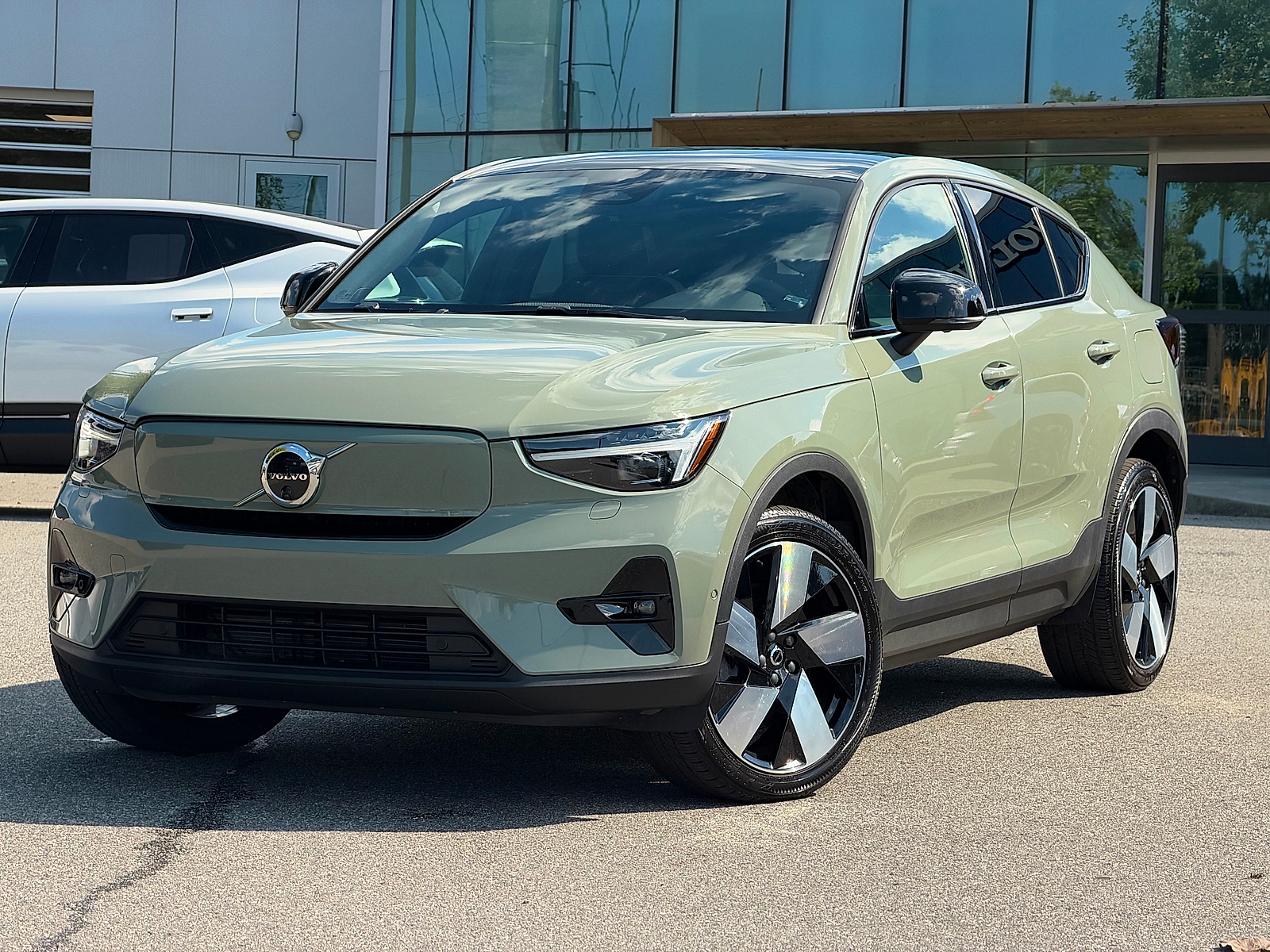2023 Volvo C40