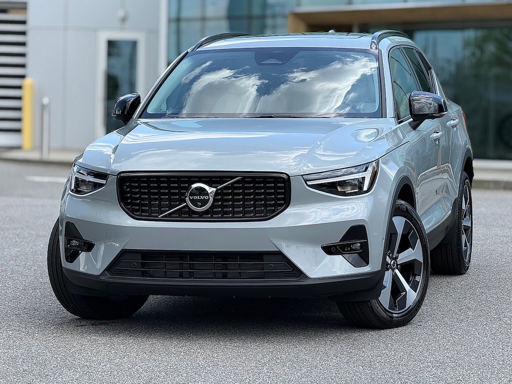 Certified 2026 Volvo XC40 B5 Plus SUV