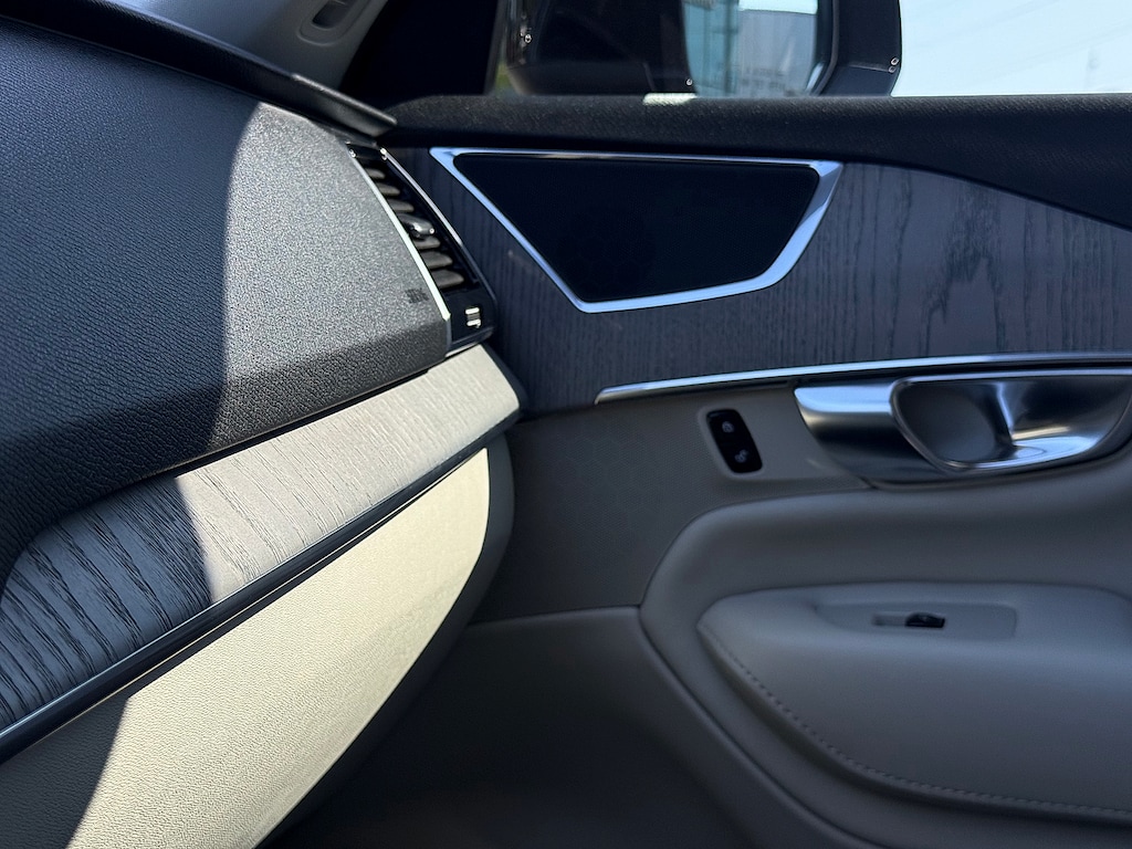 Certified 2025 Volvo XC90 plug-in hybrid T8 Plus 7-Seater SUV