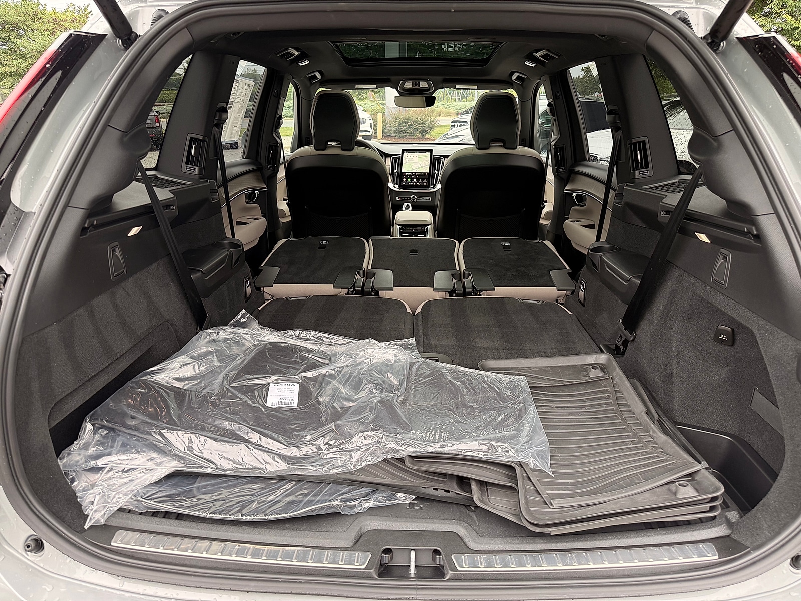 2026 Volvo XC90 Plus - Photo 28
