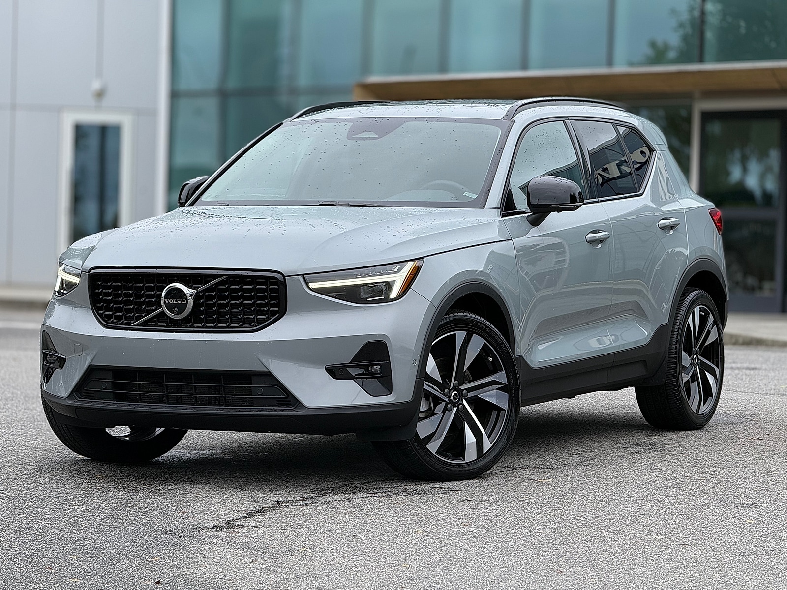 2024 Volvo XC40