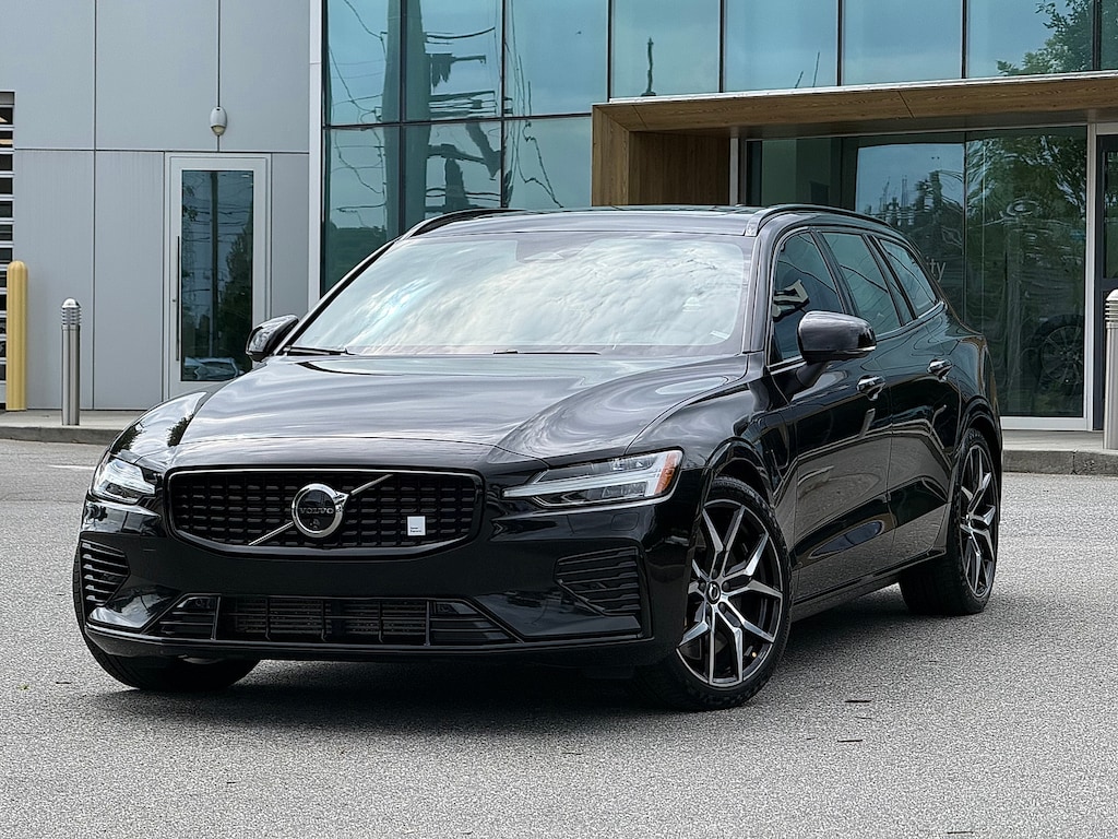 Certified 2024 Volvo V60 plug-in hybrid T8 Polestar Engineered Wagon