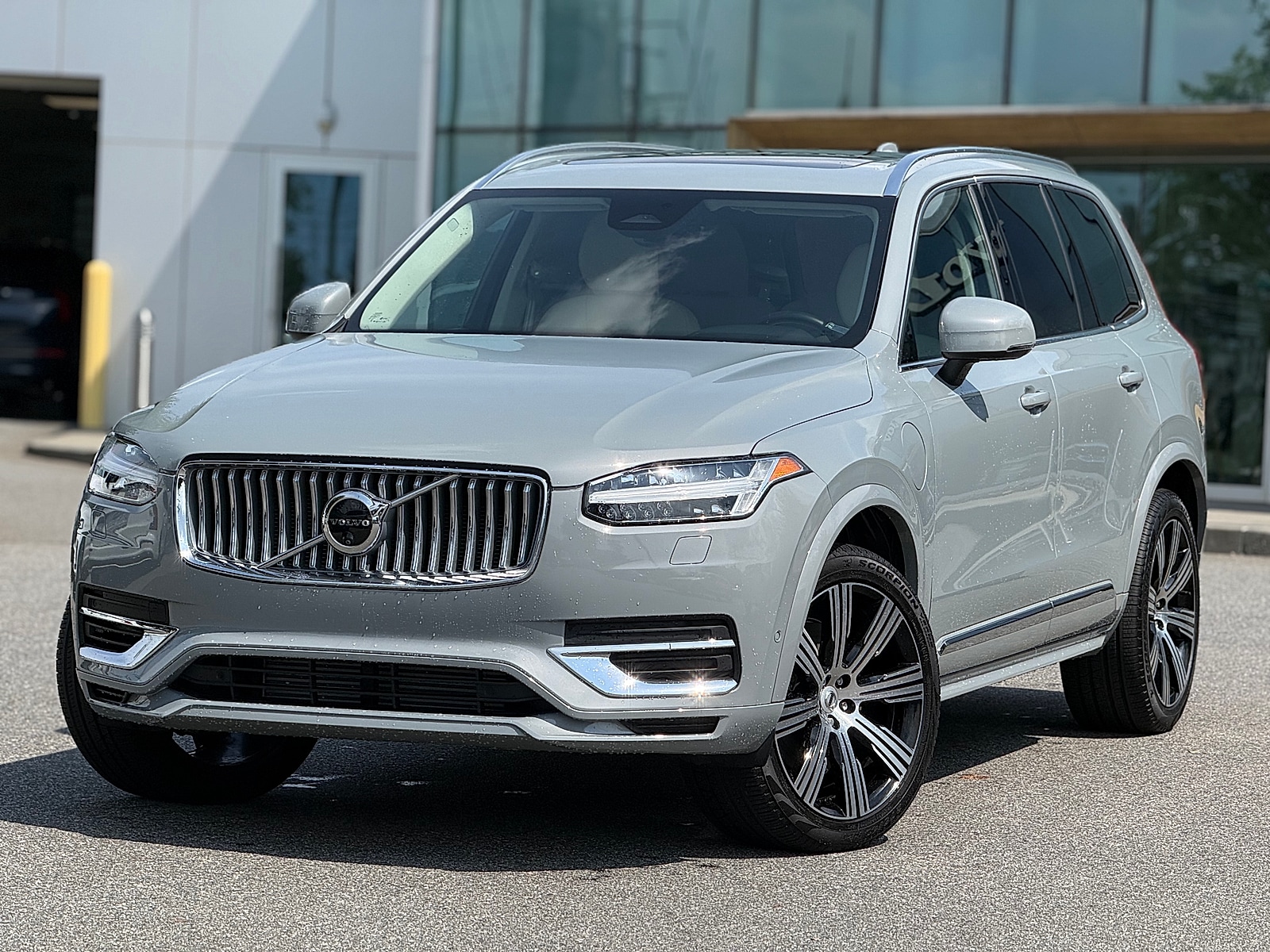 2025 Volvo XC90 Plug-In Hybrid