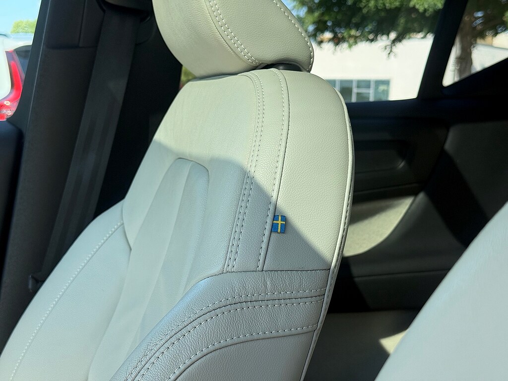 Certified 2023 Volvo XC40 B5 AWD Plus Bright SUV