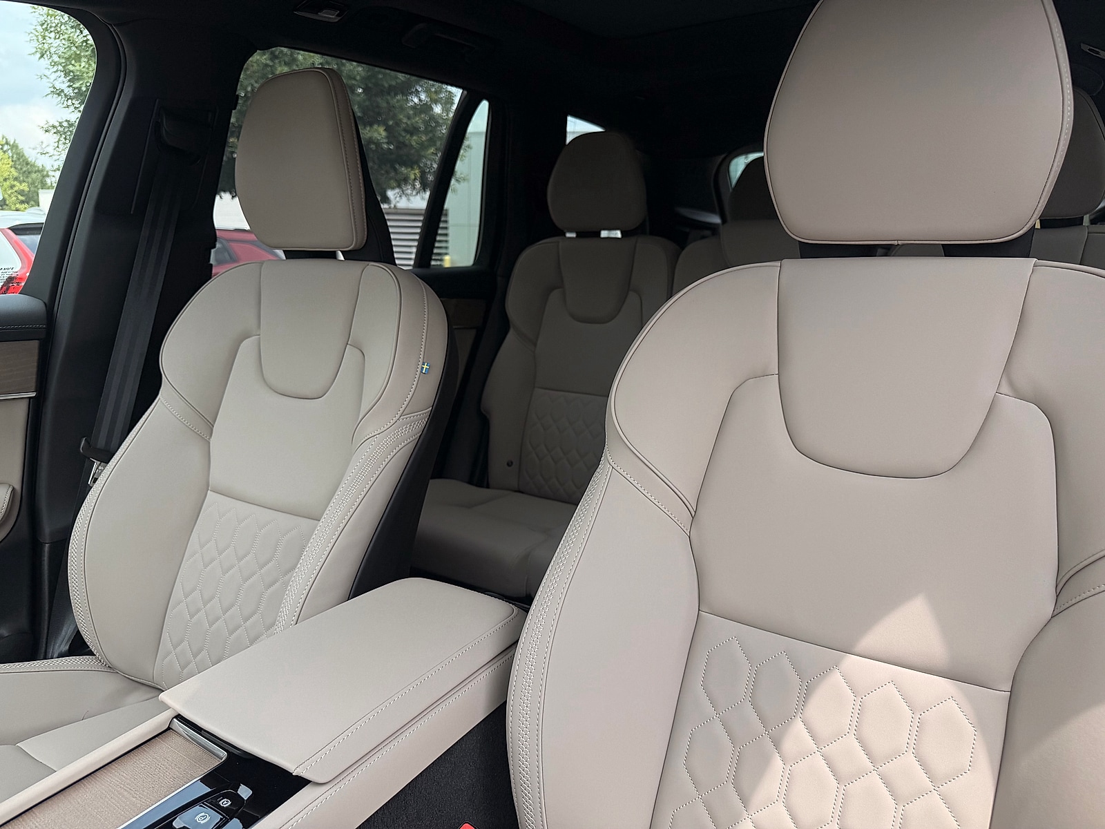 2026 Volvo XC90 Plus - Photo 19