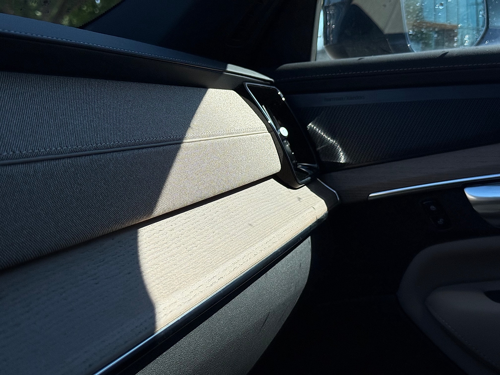 2026 Volvo XC90 Plus - Photo 16