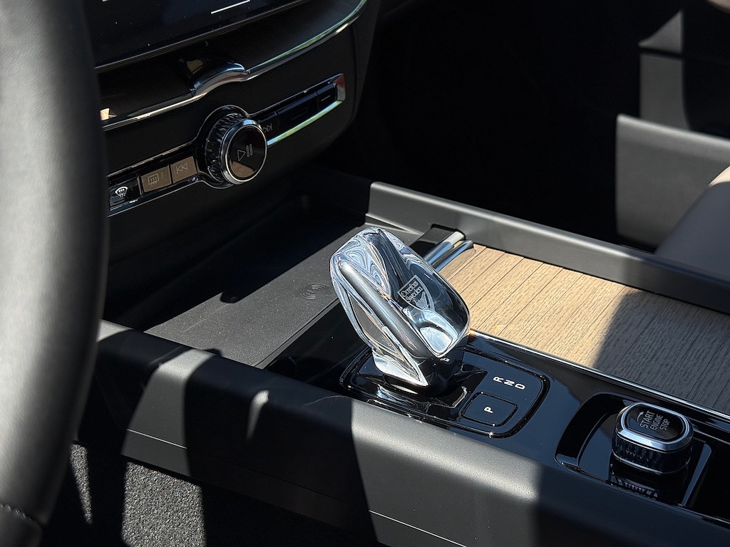 New 2026 Volvo XC60 plug-in hybrid T8 Plus SUV