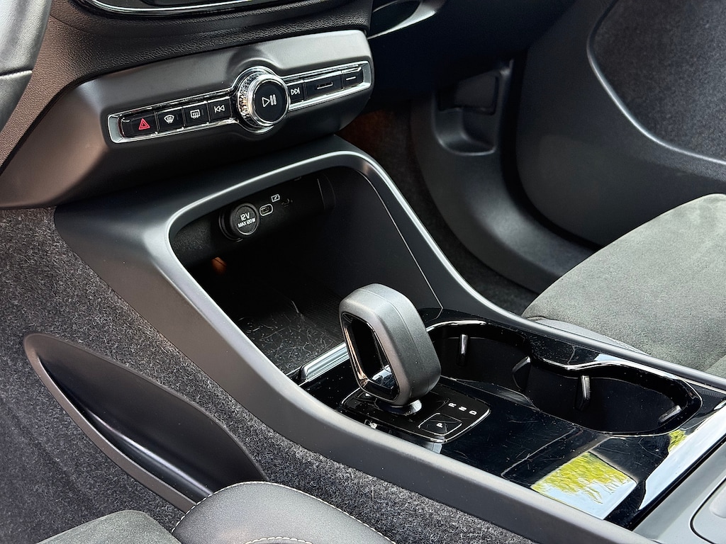 Used 2022 Volvo XC40 Recharge Twin Pure Electric Plus SUV