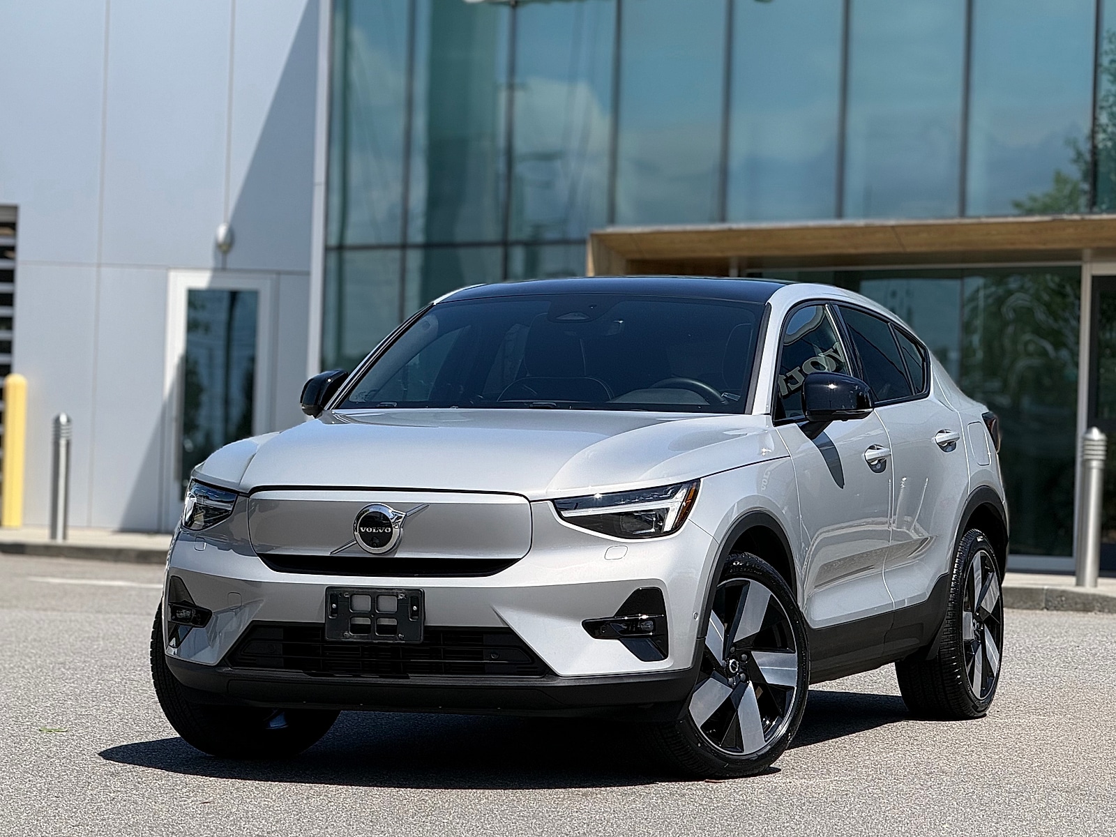 2023 Volvo C40 P8 Recharge Ultimate AWD's photo