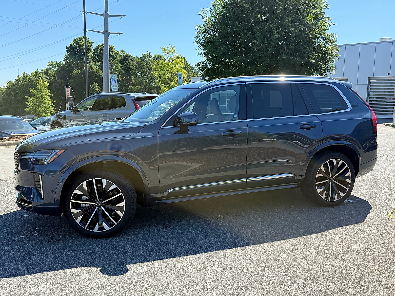 2026 Volvo XC90 Plus - Photo 6