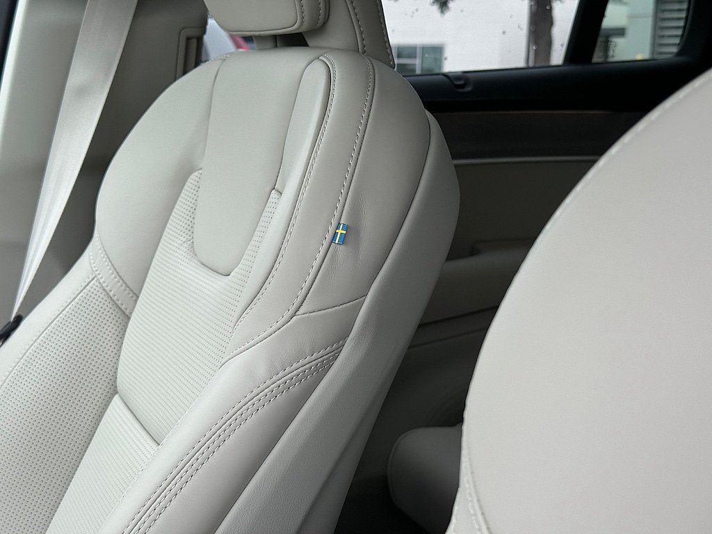 New 2026 Volvo XC90 B6 Ultra 7-Seater SUV