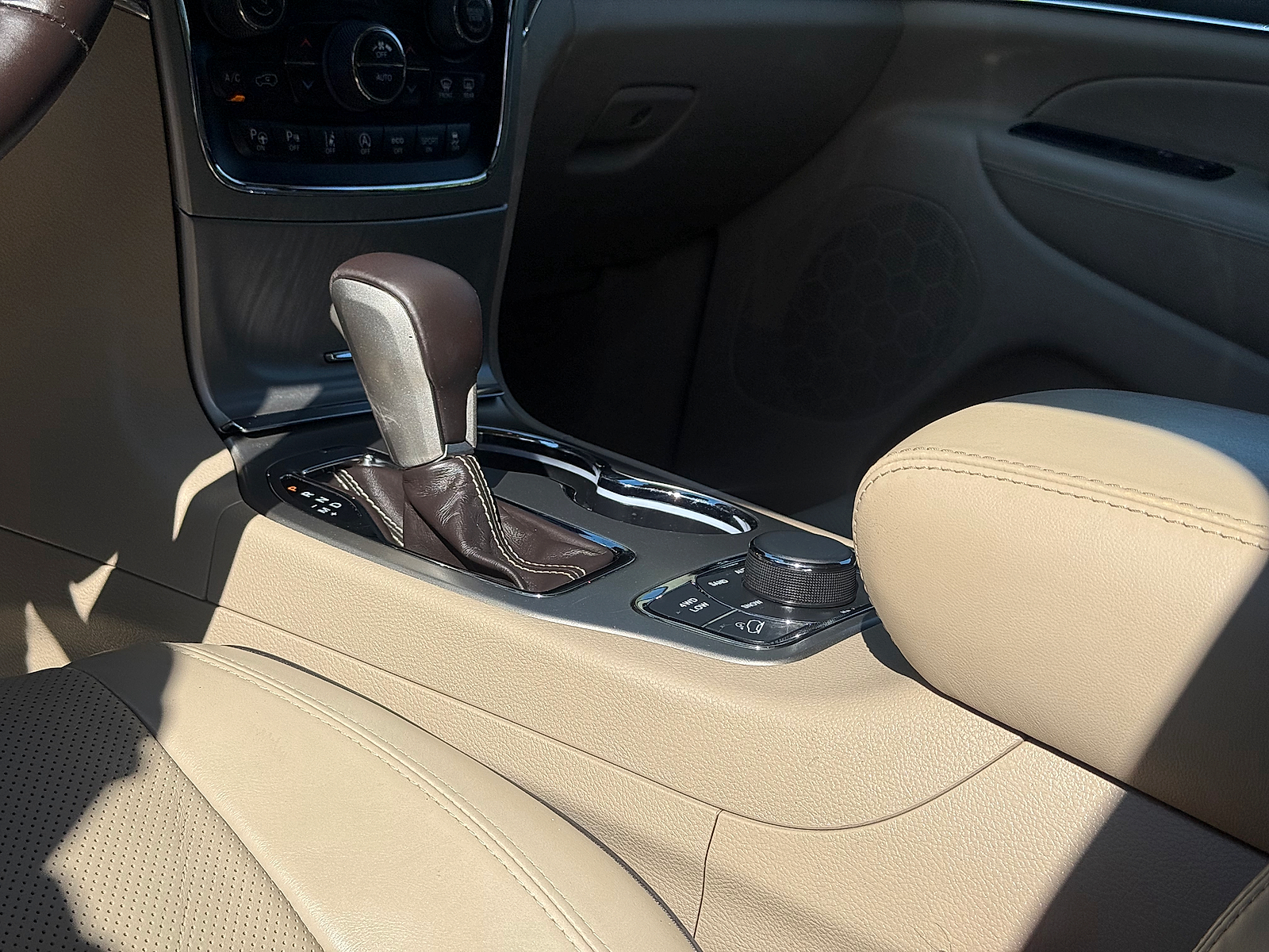Used 2017 Jeep Grand Cherokee Overland 4x4 SUV