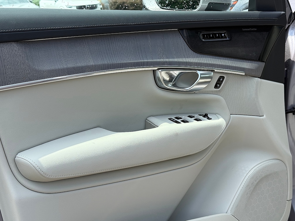 New 2026 Volvo XC90 B6 Ultra 7-Seater SUV