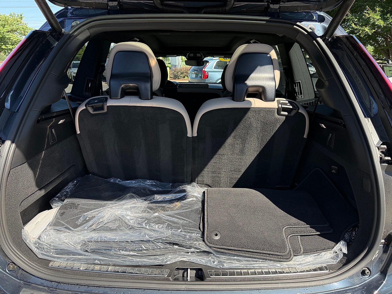 2026 Volvo XC90 Plus - Photo 25