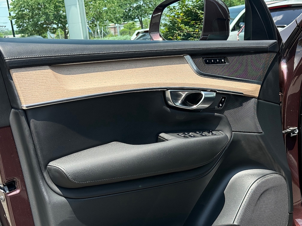 Certified 2025 Volvo XC90 B5 (2025.5) Core SUV