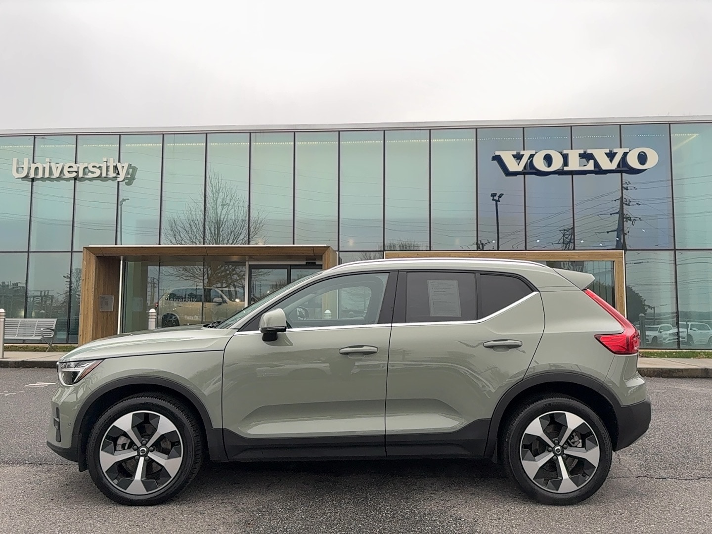 2024 Volvo XC40 Plus