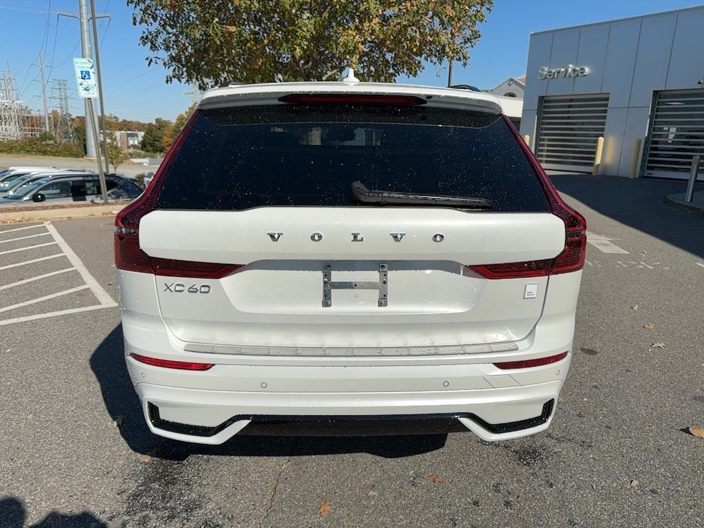 New 2026 Volvo XC60 plug-in hybrid T8 Polestar Engineered SUV