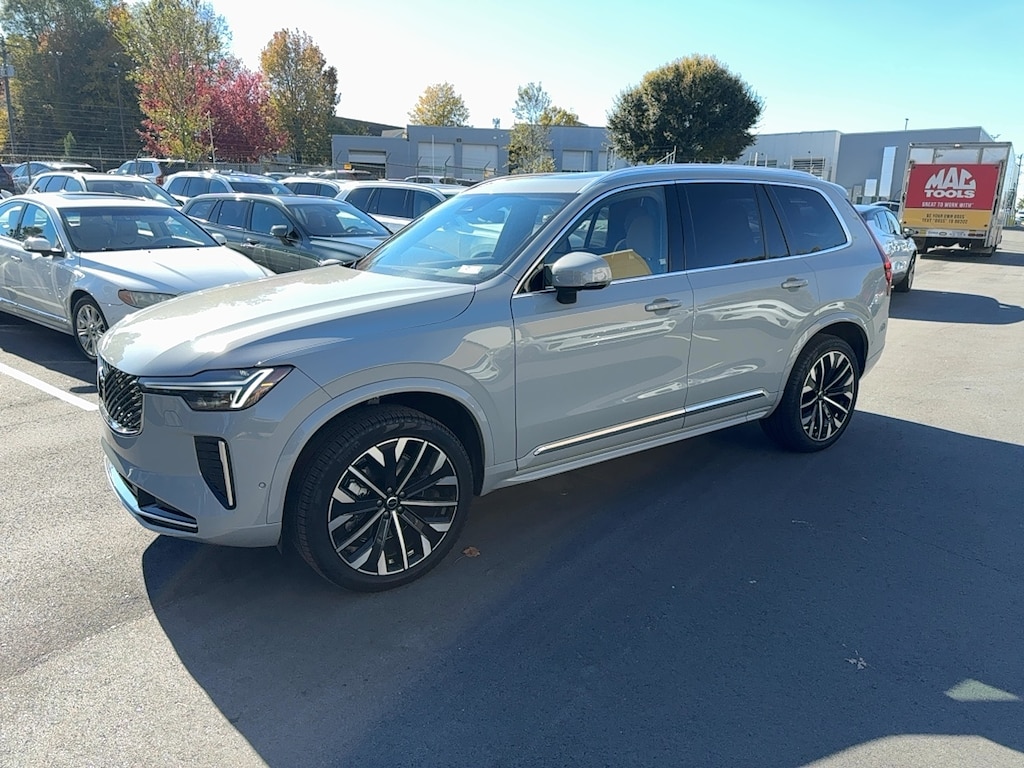 New 2025 Volvo XC90 B5 (2025.5) Plus 7-Seater SUV