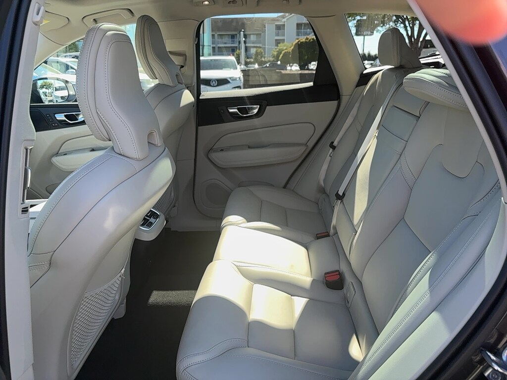 Certified 2022 Volvo XC60 B5 AWD Inscription SUV