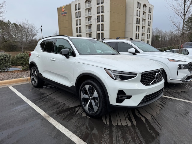 2026 Volvo XC40 B5 Plus AWD SUV