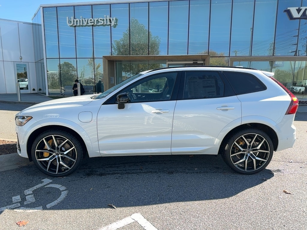 New 2026 Volvo XC60 plug-in hybrid T8 Polestar Engineered SUV