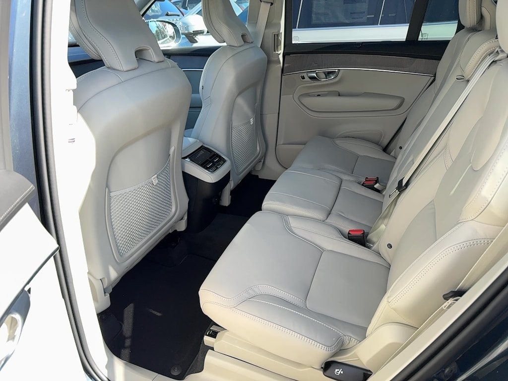 New 2026 Volvo XC90 B6 Ultra 7-Seater SUV