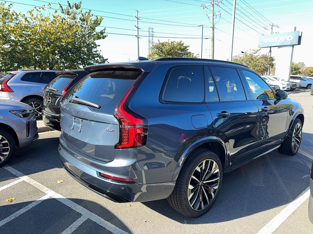 New 2026 Volvo XC90 B6 Ultra Dark Theme 7-Seater SUV