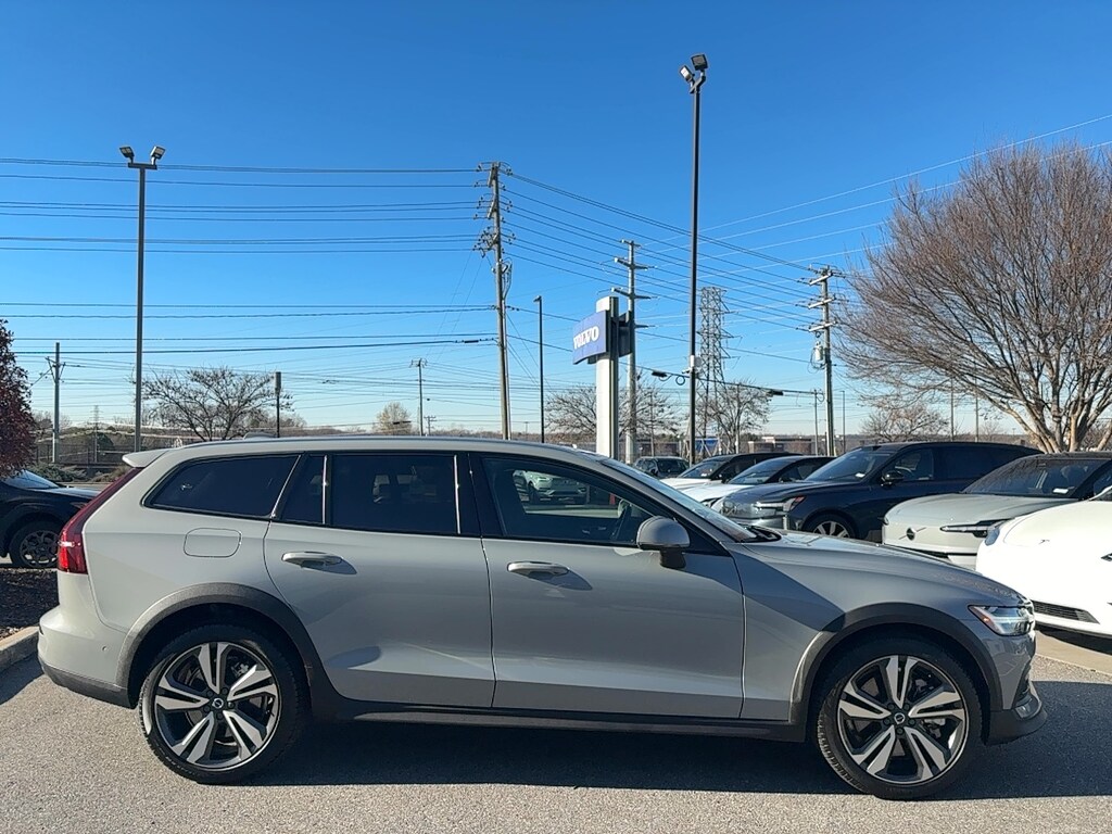 Used 2025 Volvo V60 Cross Country B5 Plus Wagon