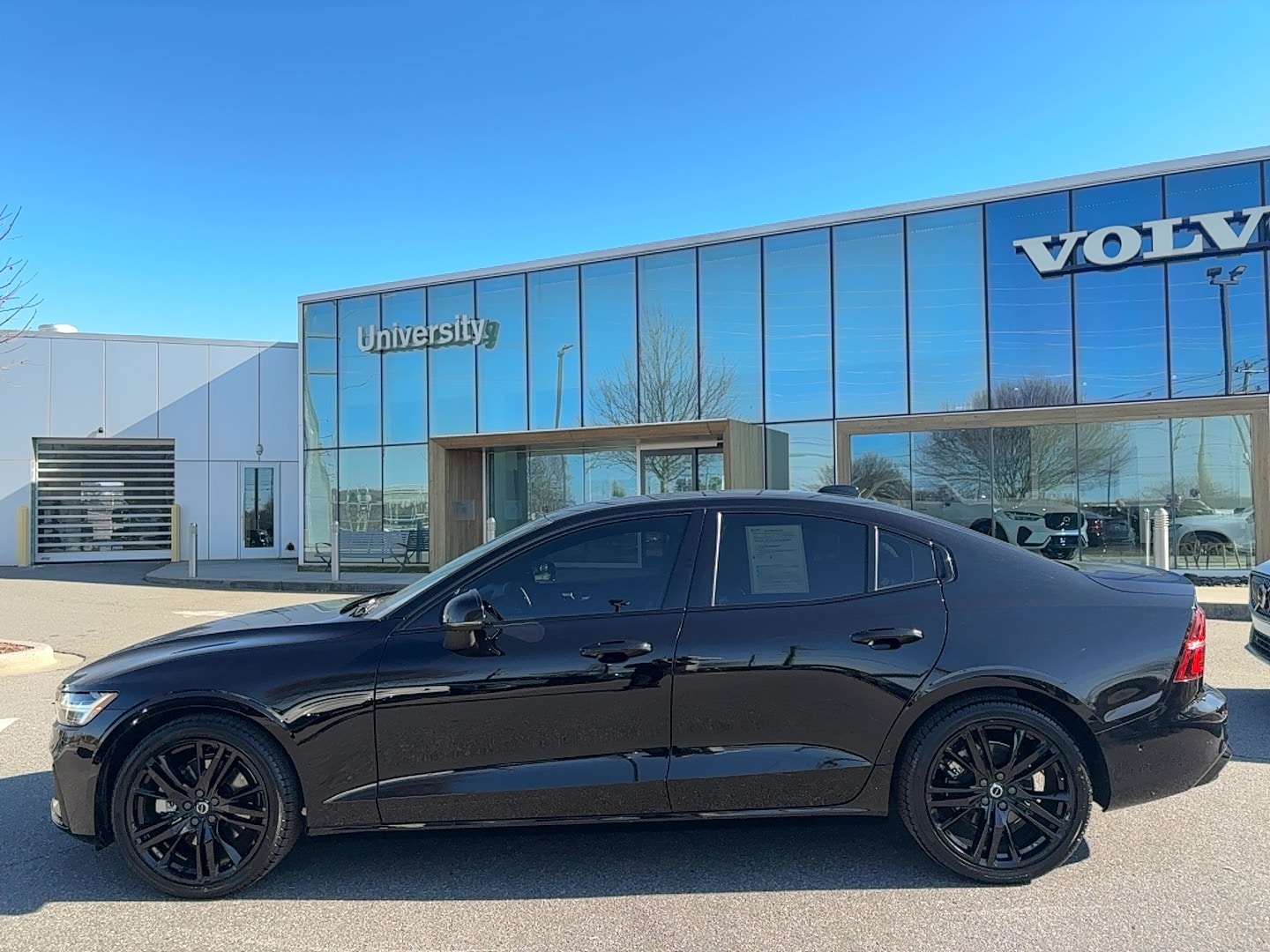 2024 Volvo S60 B5 Plus Black Edition FWD