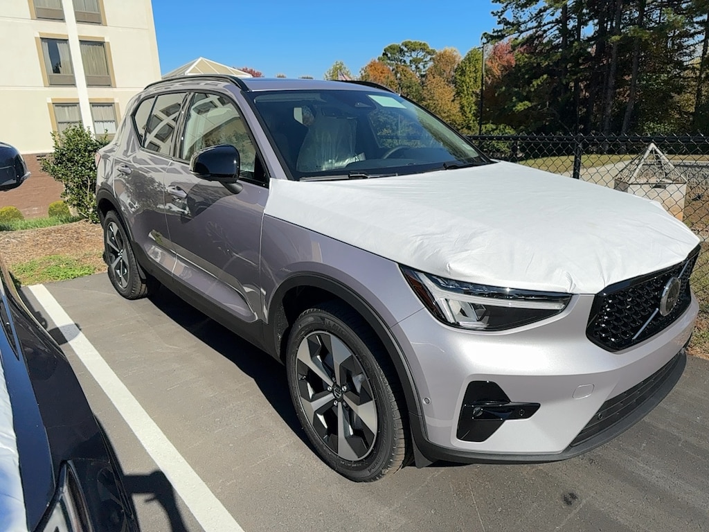 New 2026 Volvo XC40 B4 Plus SUV