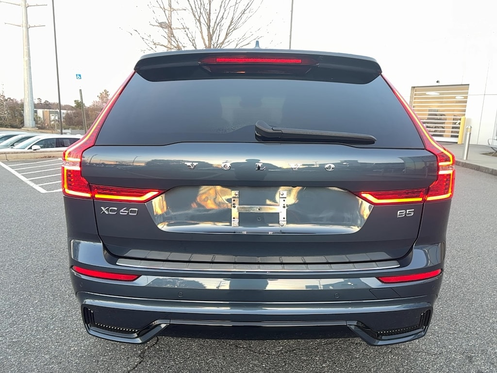 Certified 2023 Volvo XC60 B5 FWD Ultimate Dark SUV