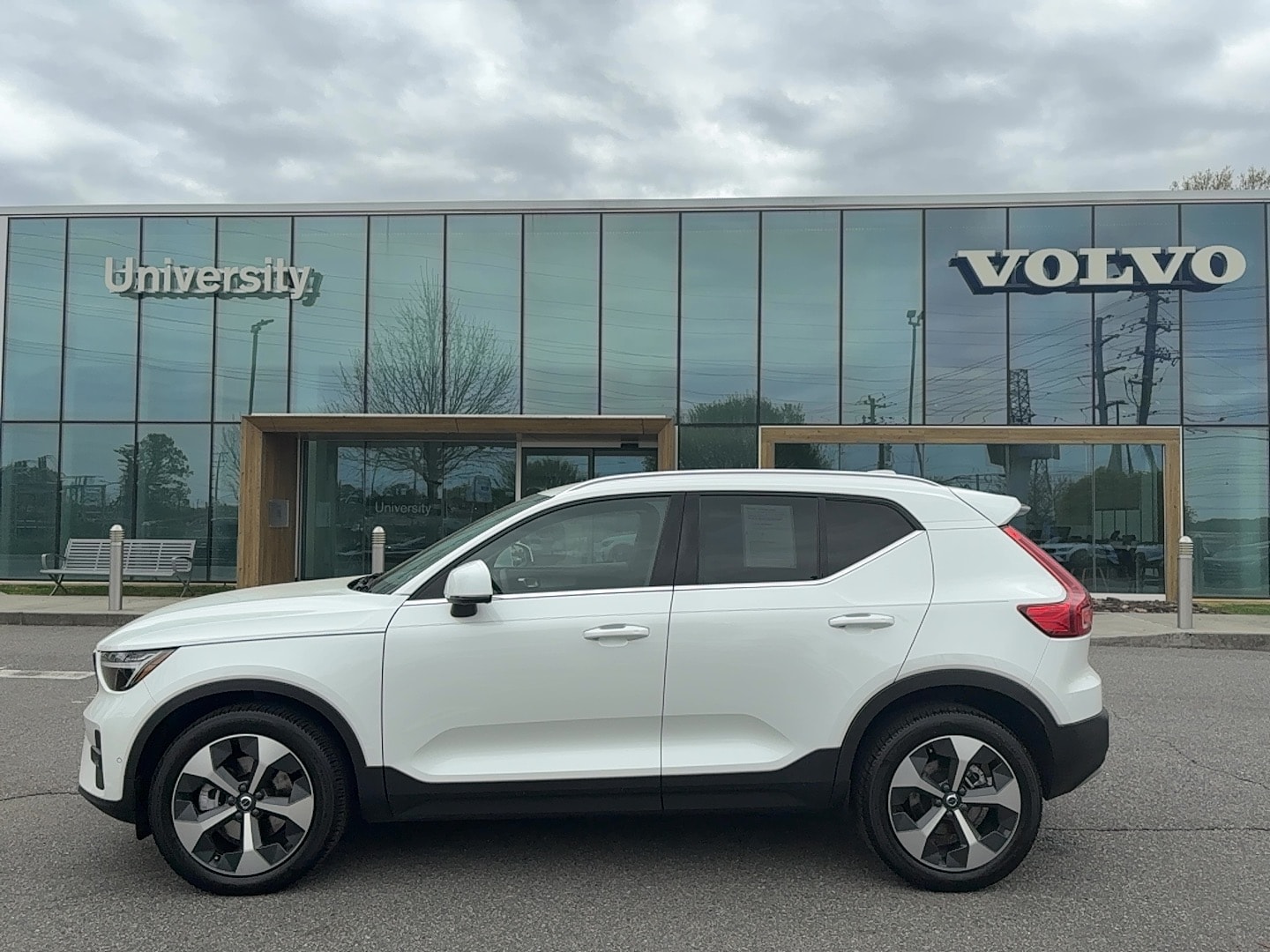 2023 Volvo XC40 Plus