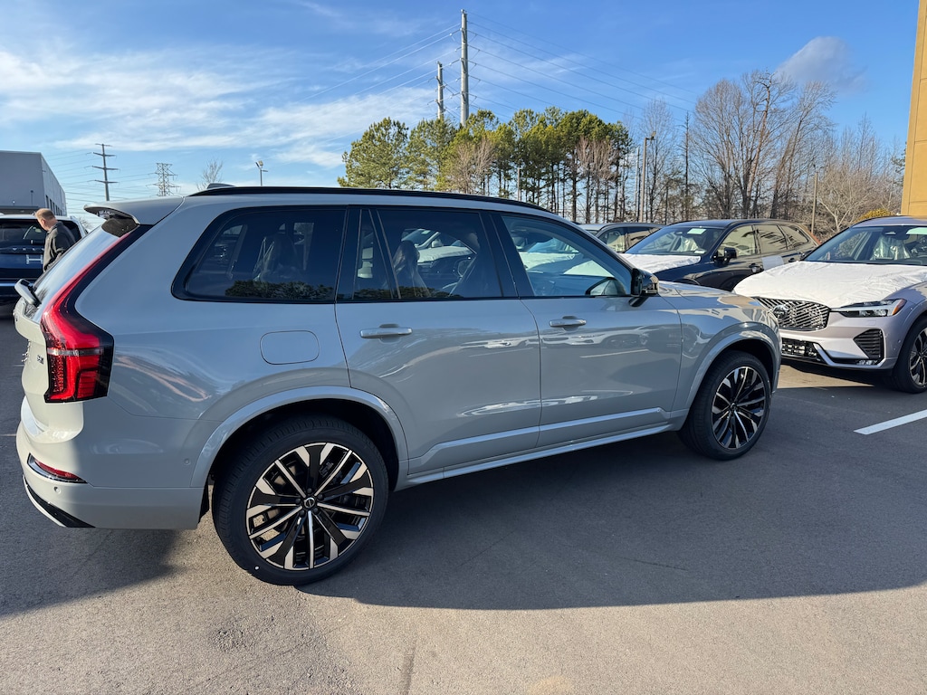 New 2026 Volvo XC90 B6 Ultra Dark Theme 7-Seater SUV