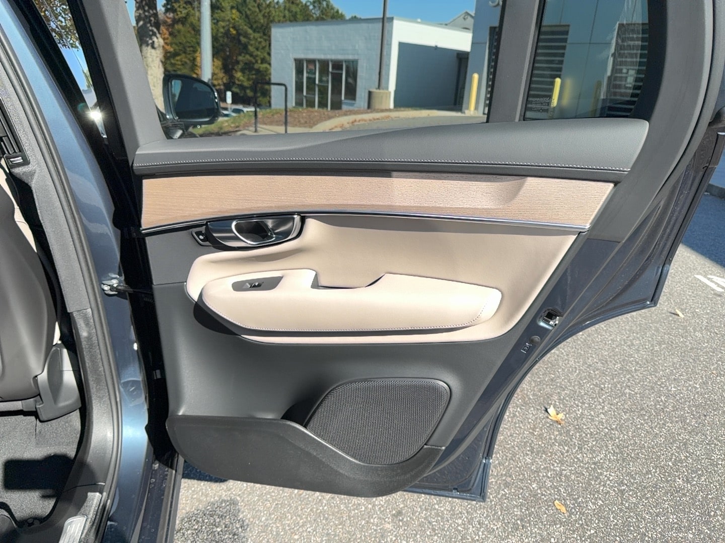 2026 Volvo XC90 Plus - Photo 24