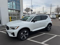 2026 Volvo XC40 B4 Plus FWD SUV