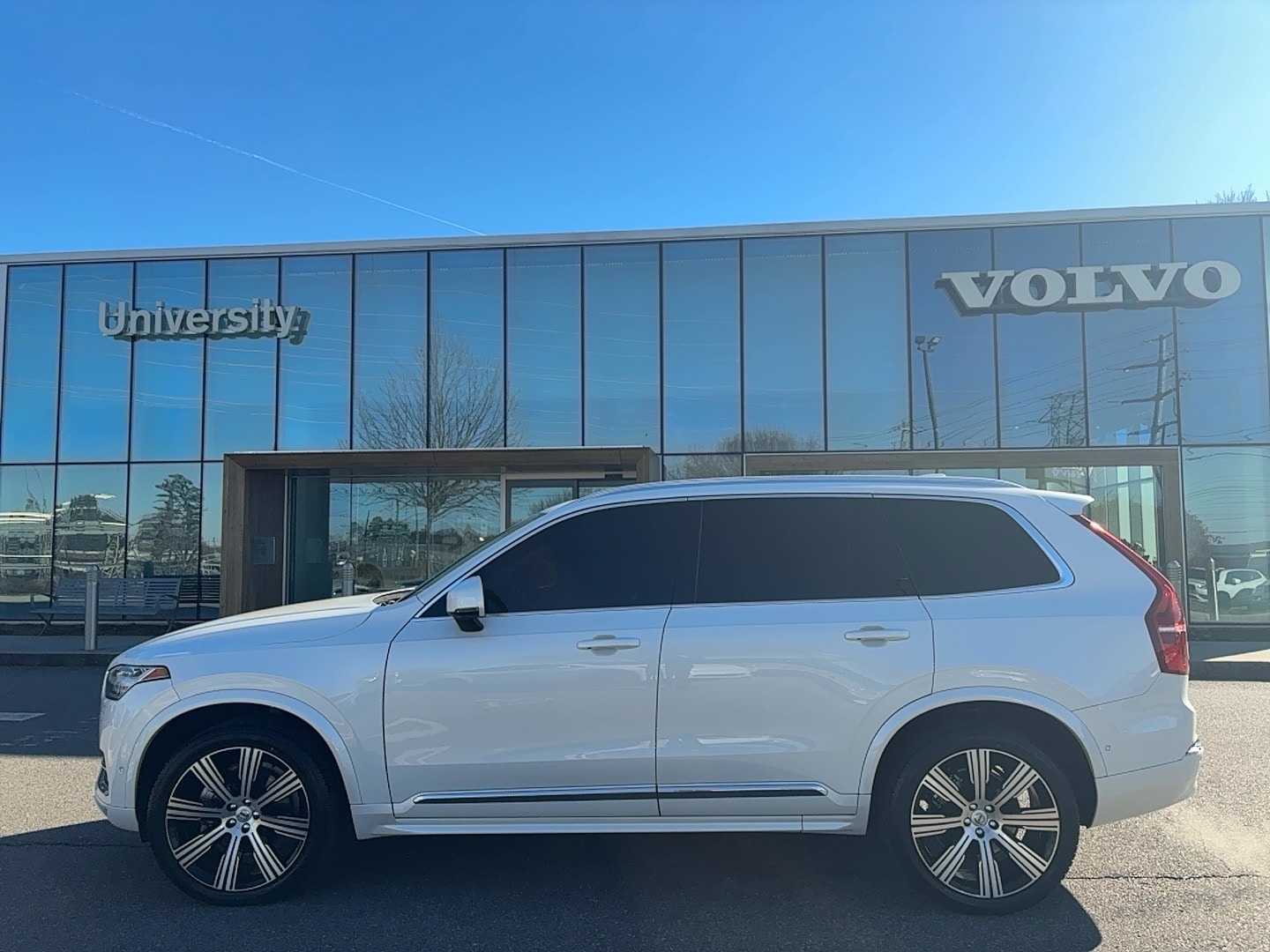 2024 Volvo XC90 Plus's photo